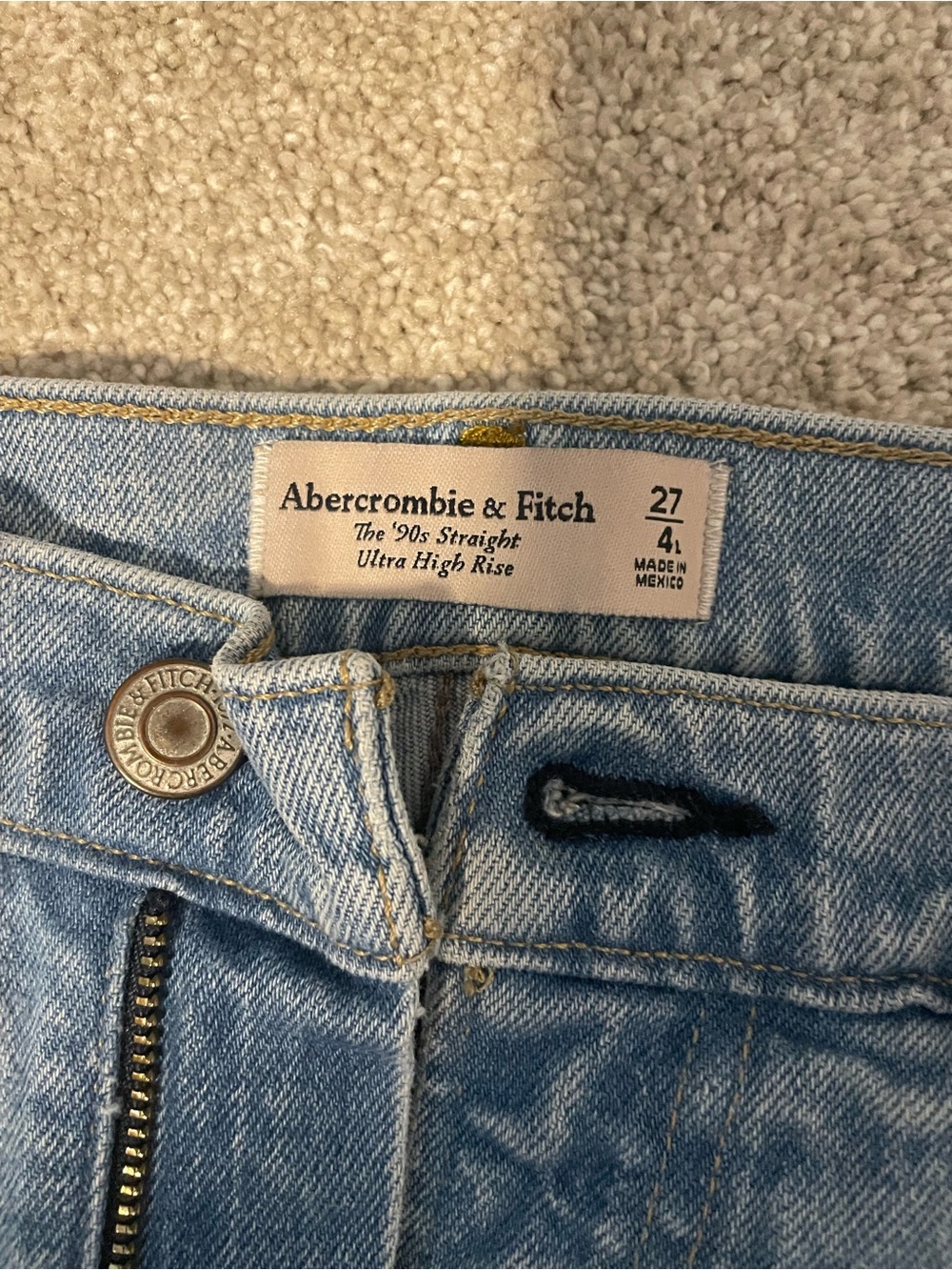 Abercrombie women’s straight leg Light Blue Distressed Jeans 4L - Picture 2 of 3
